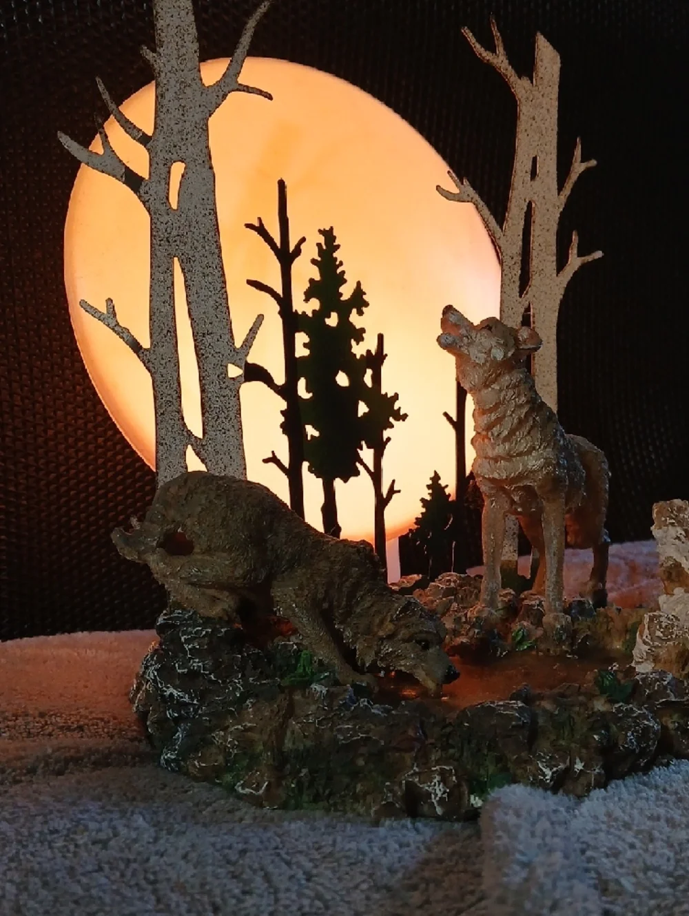 Lighted Wolf Diorama Outdoor Scene 2 Wolves Huge Lighted Moon
